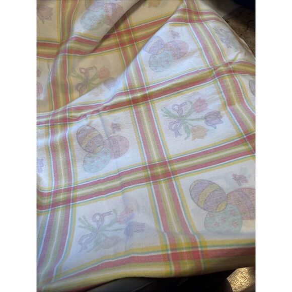 Nobility Easter Tablecloth 60 x 84 Inch Rectangle, Easter Eggs/Tulips Multicolor - Picture 6 of 6